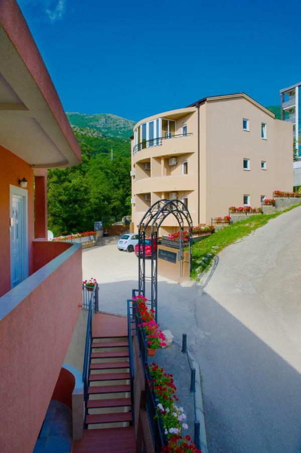 Alessandra Apartments 스베티스테판 외부 사진